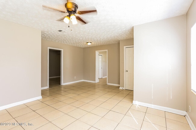 Foto del edificio - 1411 Palmdale St