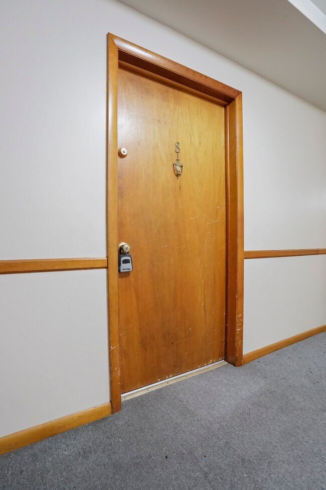 Front Door - 1499 N East St