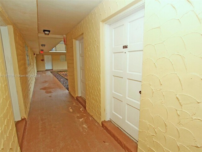 Building Photo - 8650 SW 109th Ave