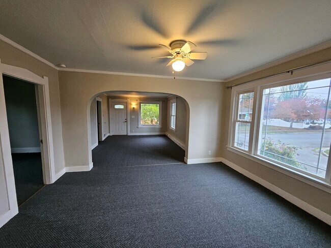 Foto del edificio - 1301 N Rainier Ave