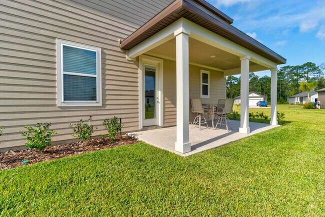 Amplio patio cubierto - 509 Falcon Ridge Rd