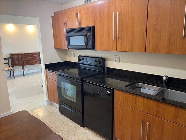 Building Photo - 3001 S Ocean Dr