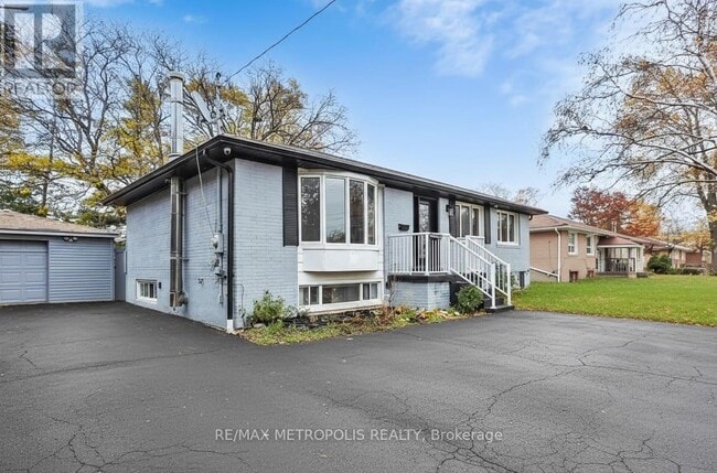 Building Photo - 575 Third Line