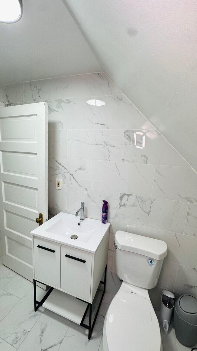 Foto del edificio - 6646 McCallum St