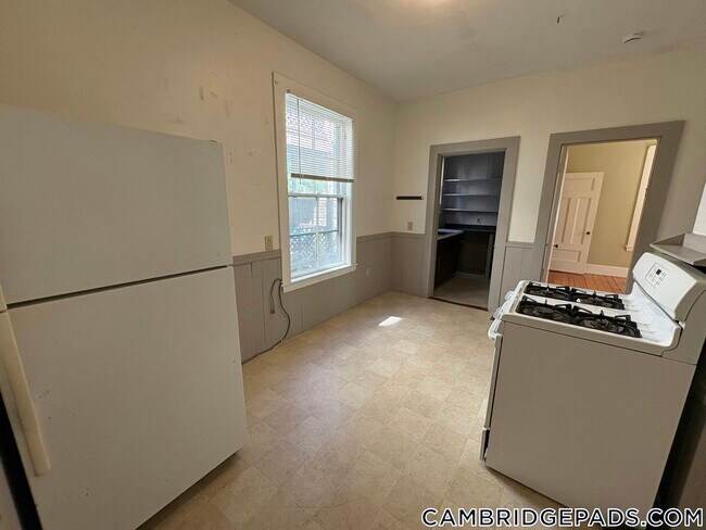 Foto del edificio - 55 Rindge Ave