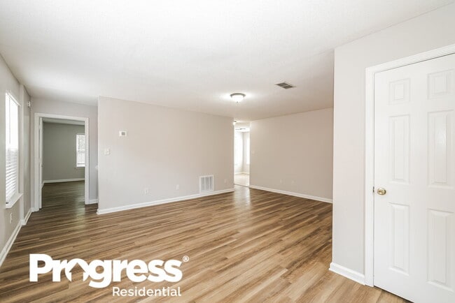 Building Photo - 4688 Waterfront Oak Dr