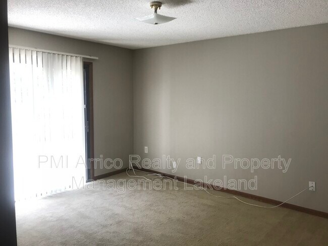 Building Photo - 3545 Raintree Way