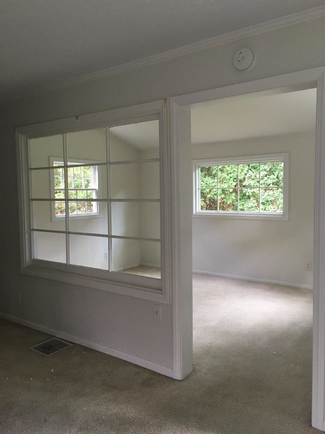 Building Photo - 116 Bel Air Dr NE