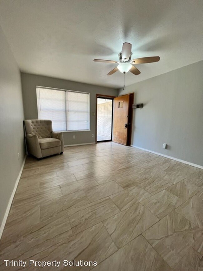 Building Photo - 3 br, 1.5 bath House - 4345 Woodedge dr