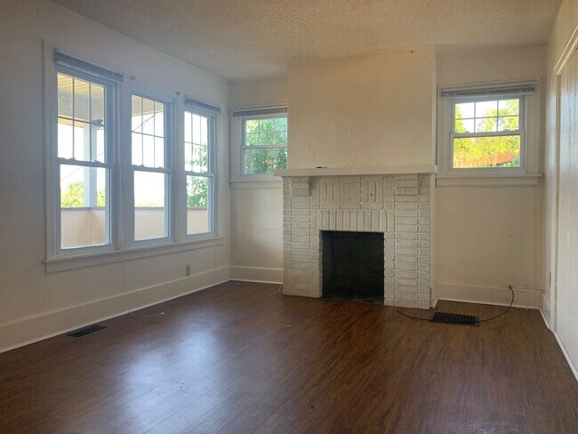 Foto del edificio - 4 br, 1 bath House - 317 Fife Avenue