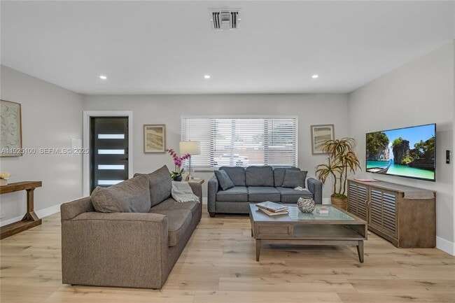 Foto del edificio - 1204 NE 7th St