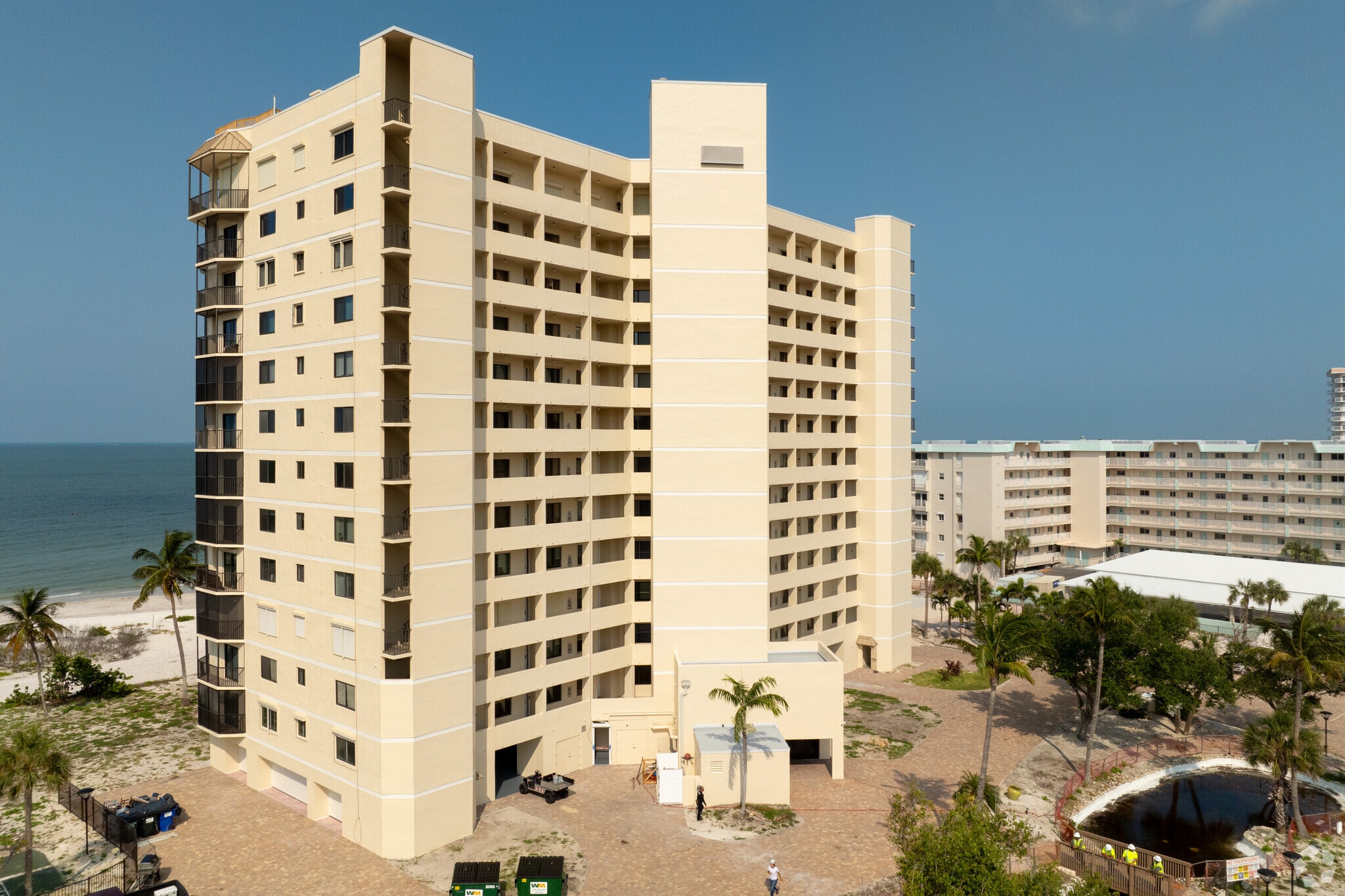 Riviera Club Condominium