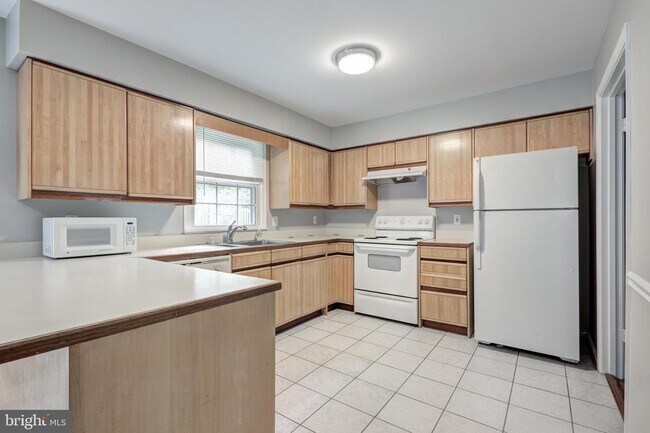 Foto del edificio - 4685 Forestdale Dr