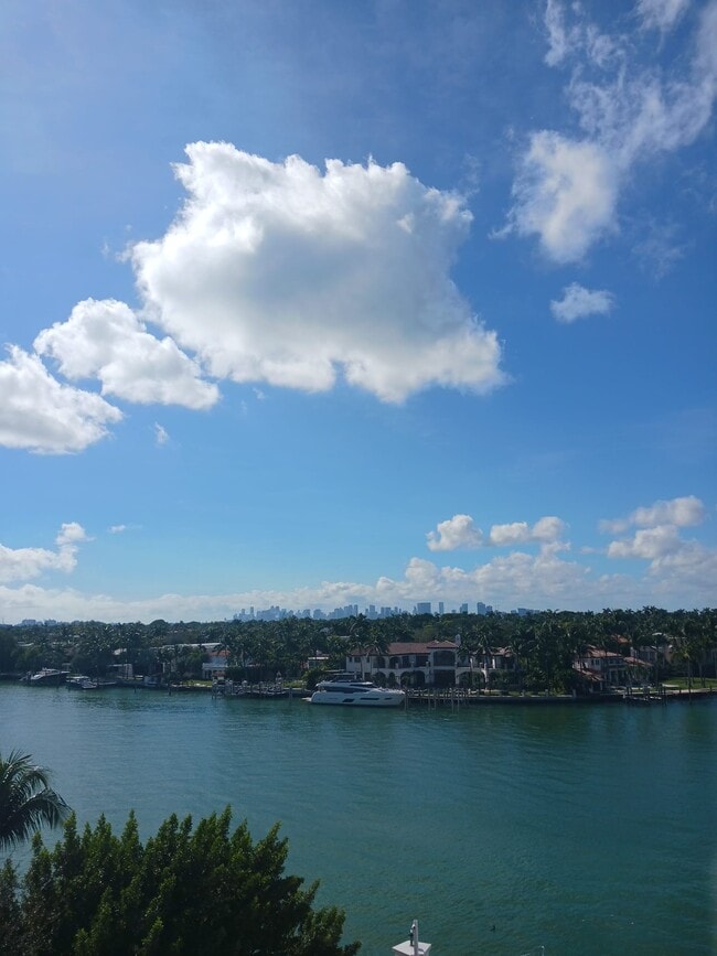 Building Photo - 6770 Indian Creek Dr