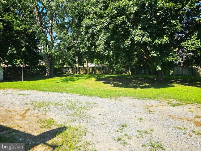 Building Photo - 12011 Somerset Ave