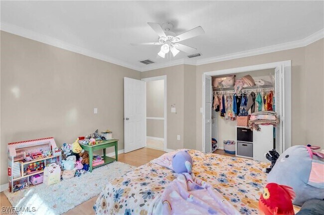 Foto del edificio - 726 109th Ave N