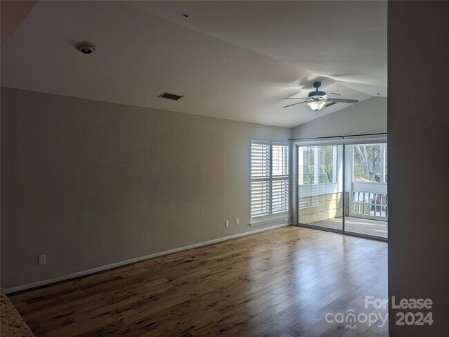 Foto del edificio - 761 Southwest Dr