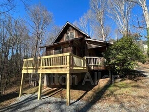 Building Photo - 225 Grandview Rd