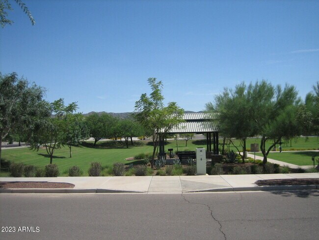 Foto del edificio - 2140 E Chanute Pass