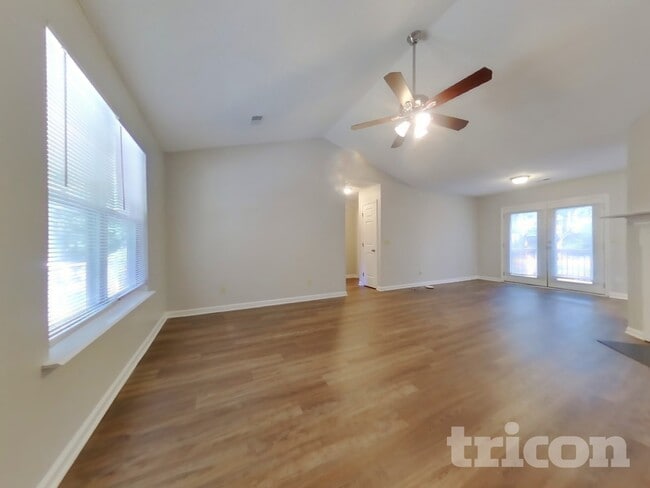 Foto del edificio - 14 Iron Spot Cir