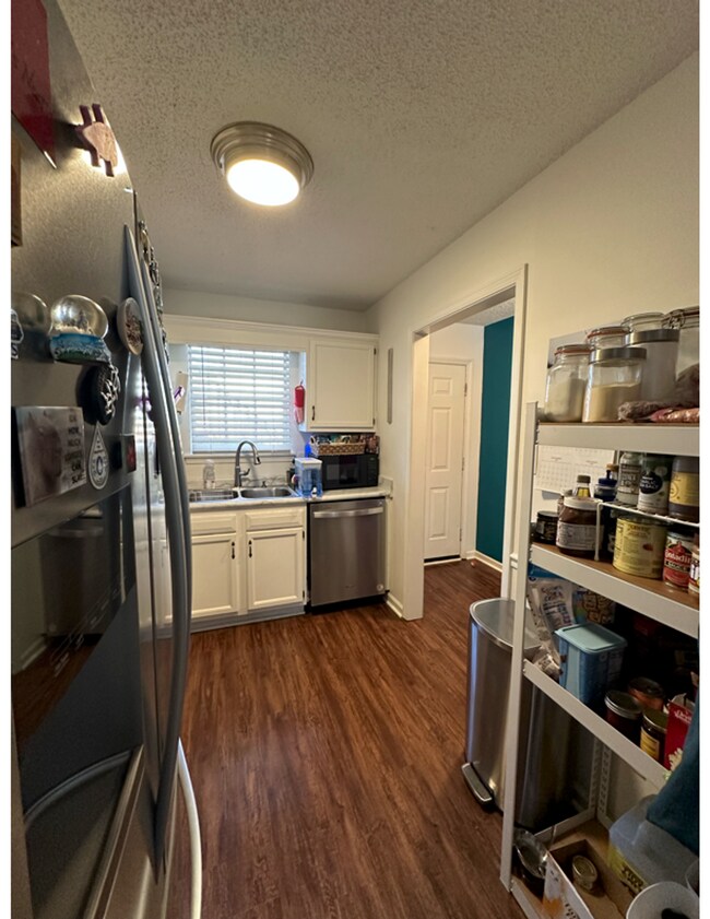 Foto del edificio - 2 bedroom condo across from UGA's Health and Science campus pre lease