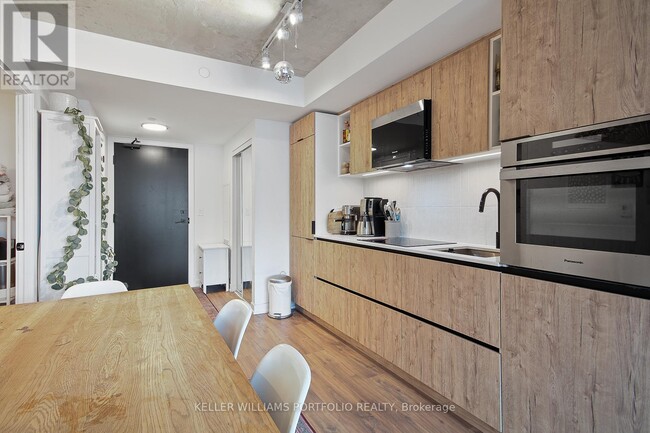 Building Photo - 2 Augusta Ave