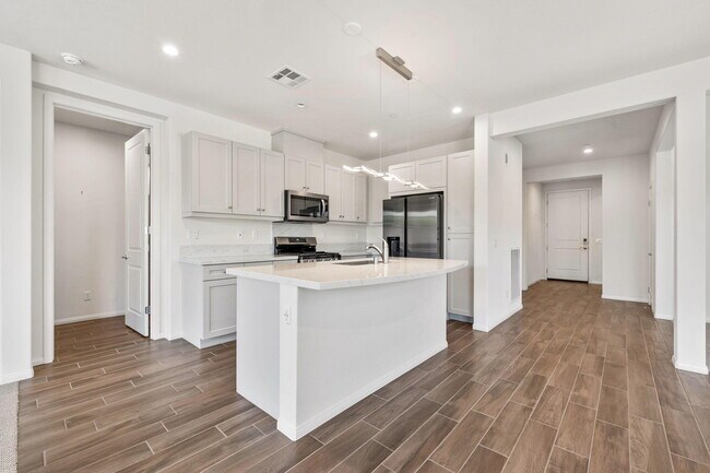 Building Photo - 51555 Ponderosa Dr.