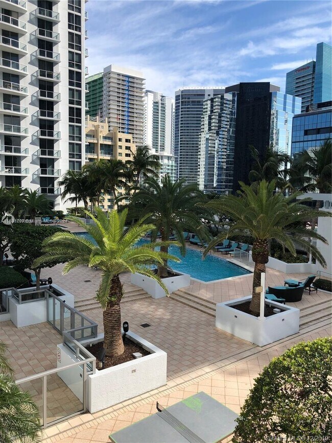Foto del edificio - 1050 Brickell Ave