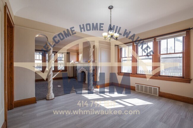 Building Photo - COMING SOON Welcome Home to this Charming ...