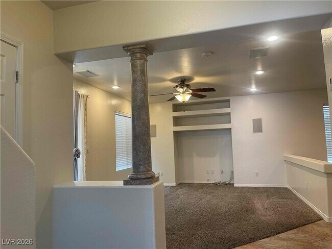 Foto del edificio - 7339 Cestrum Rd