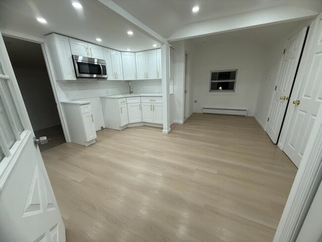 Foto del edificio - 14 Woodland Cir S