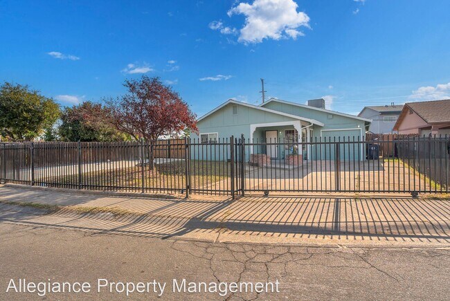 Building Photo - 3 br, 1 bath House - 290 Lindley Dr