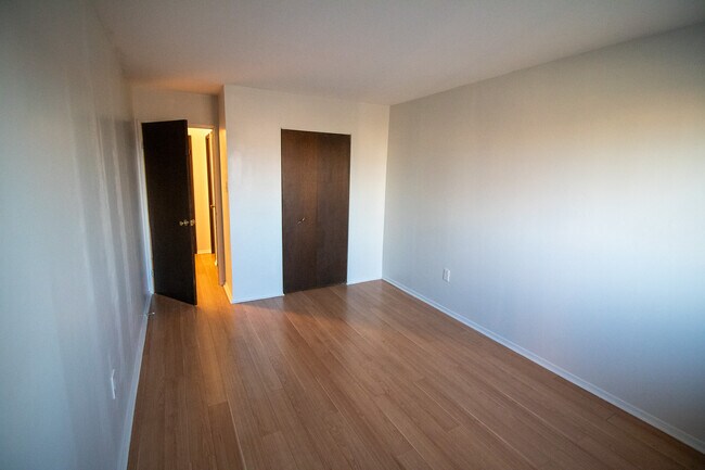 Building Photo - Fantastic 1 Bedroom Unit -  White Oaks - $...