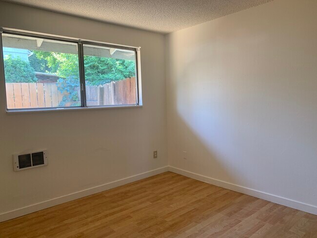 second bedroom - 9951 N Van Houten Ave