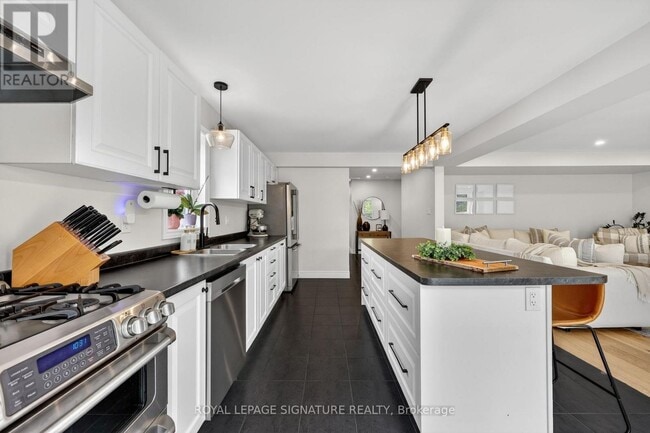 Building Photo - 340 Wild Rose Dr