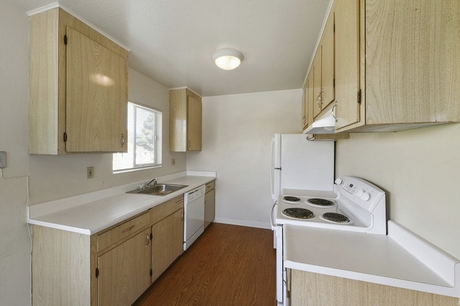 Building Photo - Driftwood Lagoon Apartments