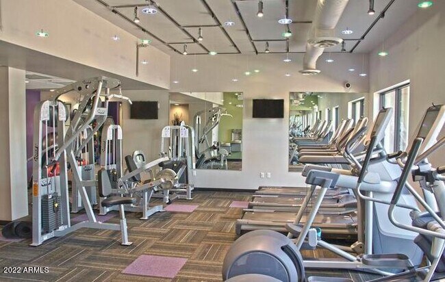 Building Photo - 535 Thomas Rd