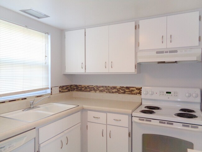 Foto del edificio - 8522 10th St N