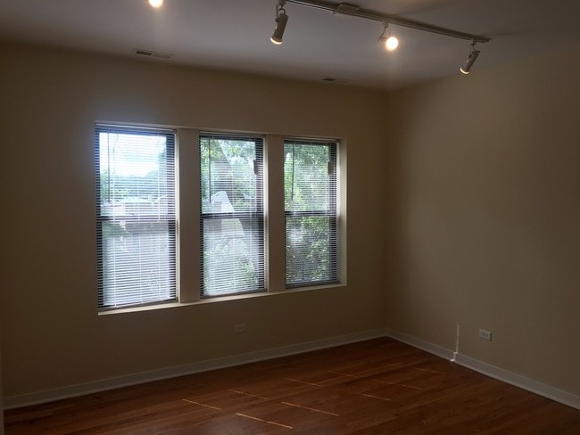 Foto del edificio - 6603 N Campbell Ave