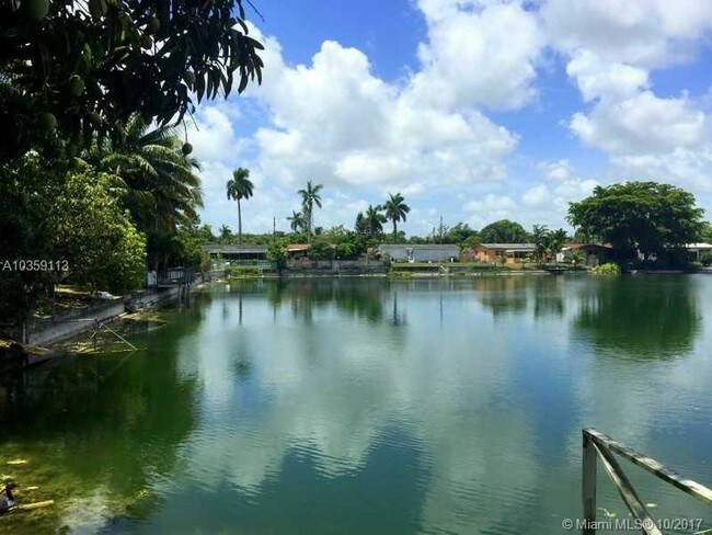 Foto del edificio - 705 SW 2nd Ct