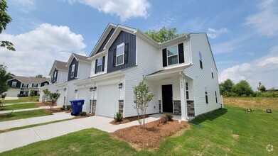 Building Photo - 909 Powder Crk Dr