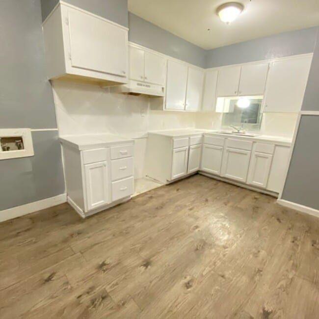 Building Photo - 1712 42nd St