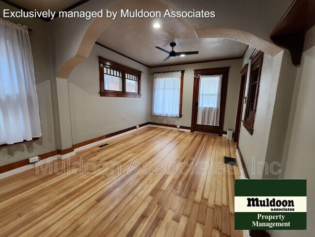 Building Photo - 1219 E Evans Ave