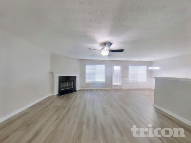 Foto del edificio - 597 Shadow Valley Ct