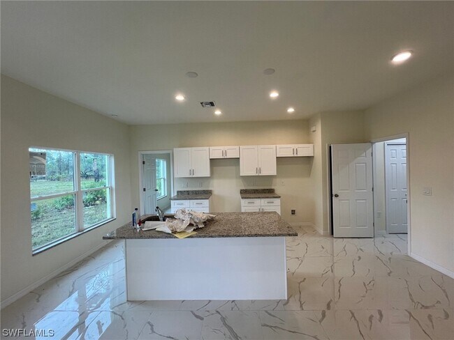 Building Photo - 27076 Tangier Dr