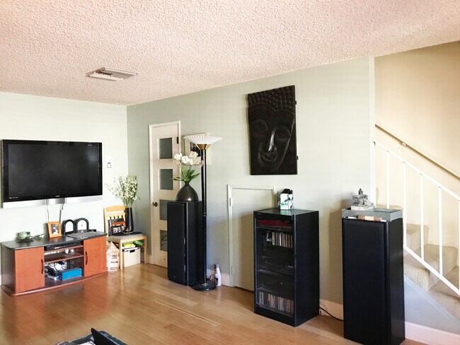Living Room - 3347 Montrose Ave