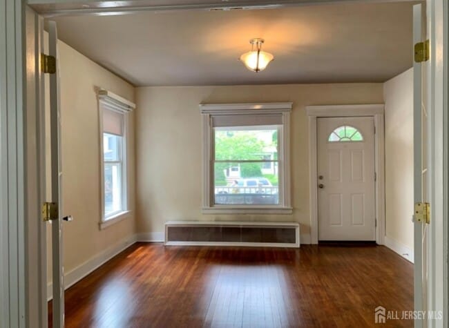 Building Photo - 40 Codington Pl
