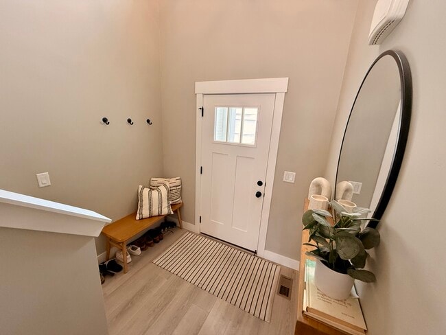 Foto del edificio - 9655 N Aaron Ave