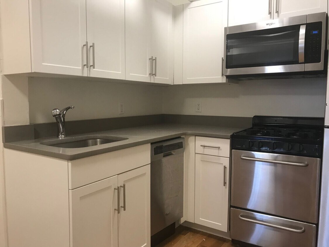 Foto principal - Nicely renovated ground level 2 bed unit.