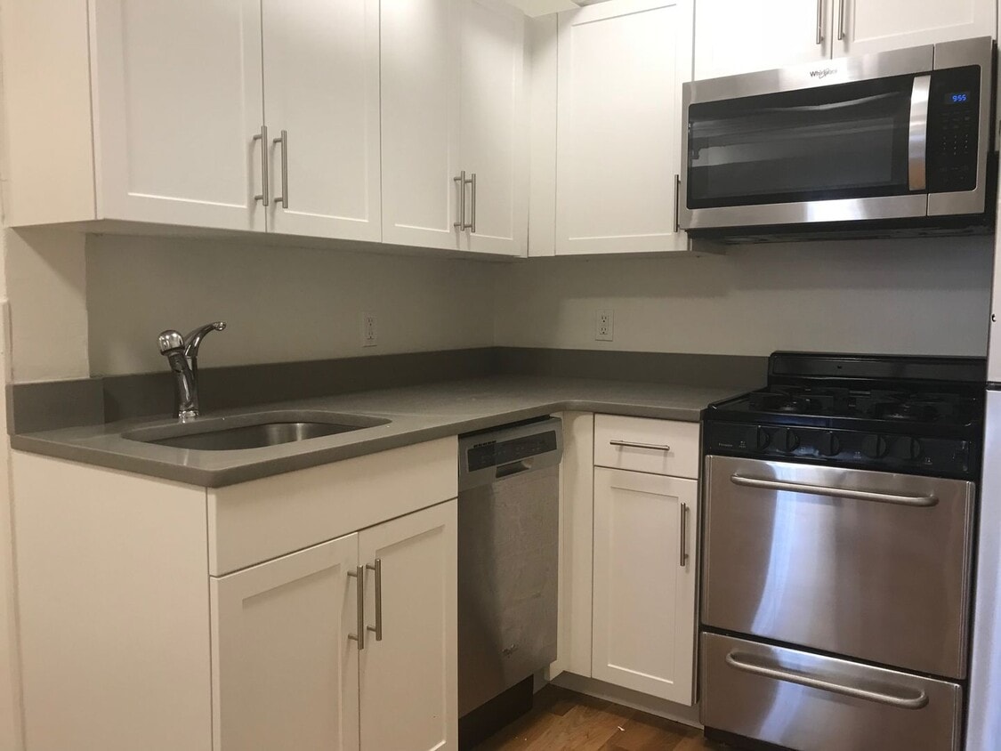 Primary Photo - Nicely renovated ground level 2 bed unit.